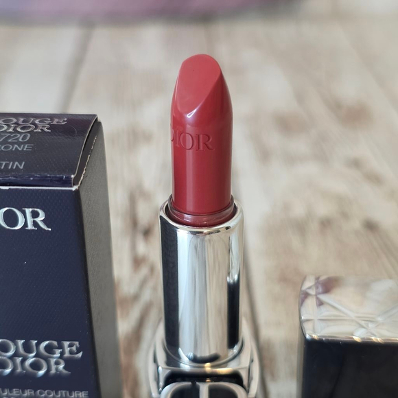 Dior Rouge Dior 720 Icone Satin Lipstick - Red Mini - Picture 2 of 4
